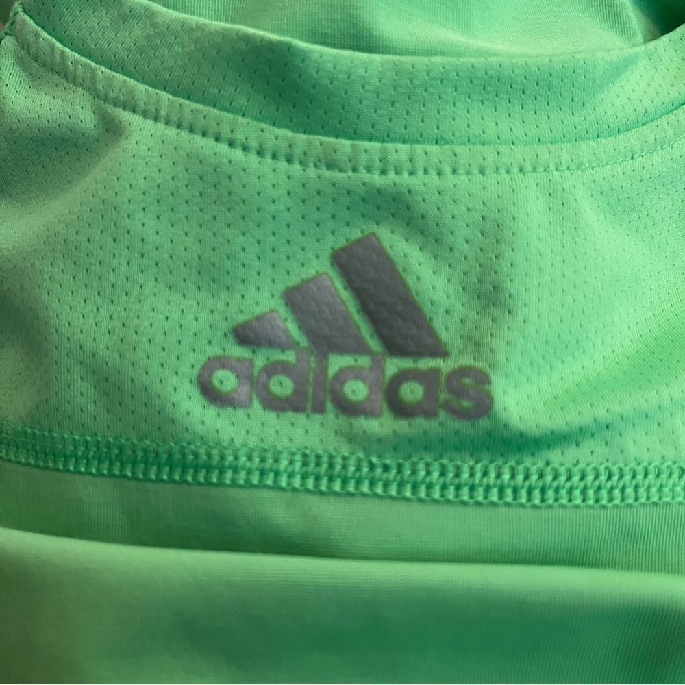 Adidas Women’s Techfit Workout shirt Athletic-wear Green Medium Sleeveless - Picture 7 of 7